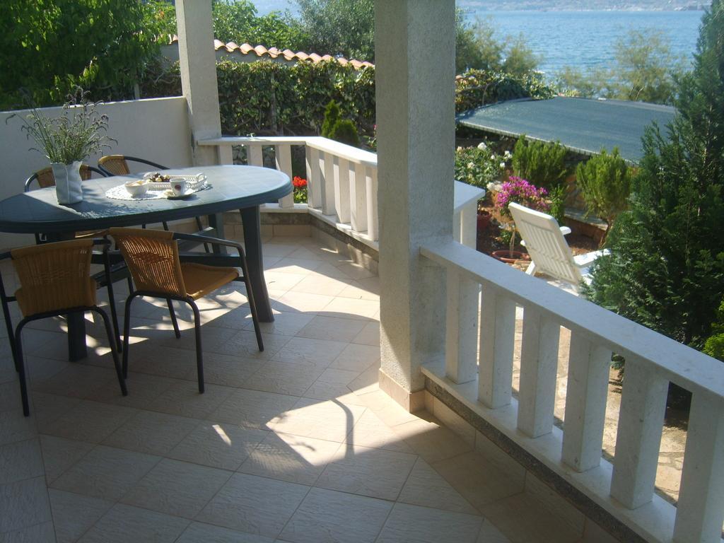 Apartments Iva Alla Trogir Ruang foto