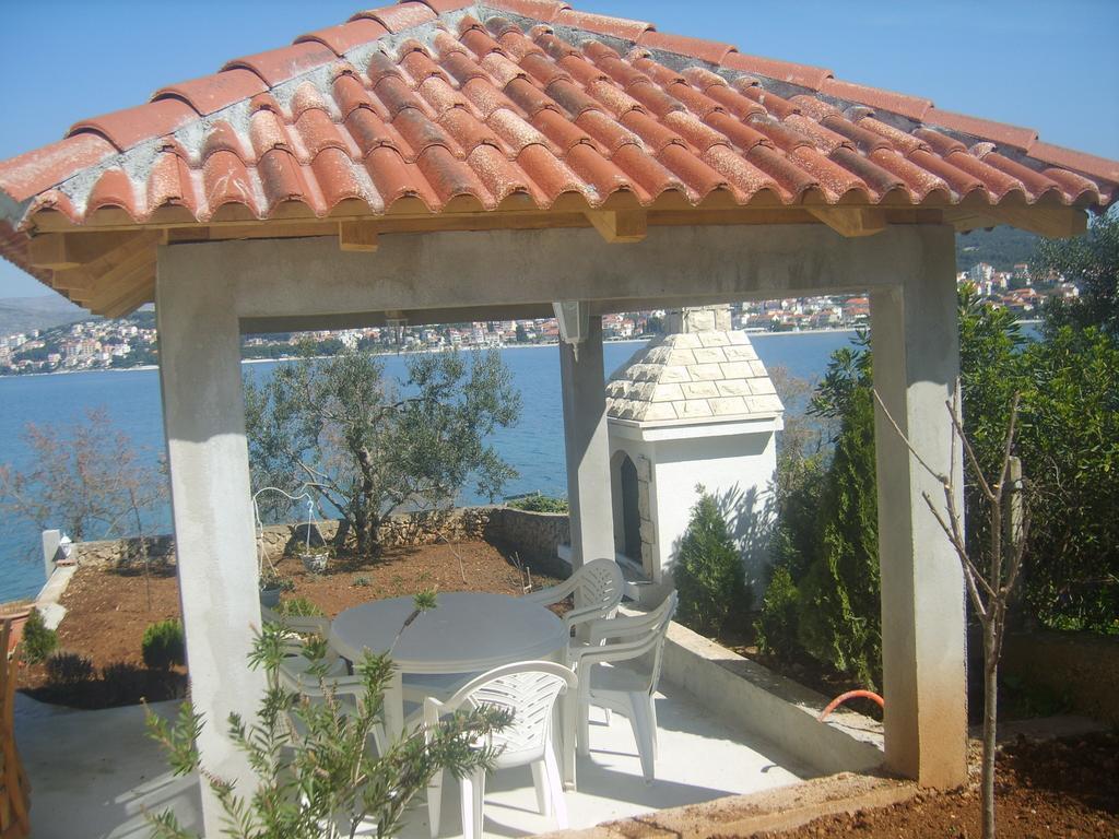 Apartments Iva Alla Trogir Ruang foto